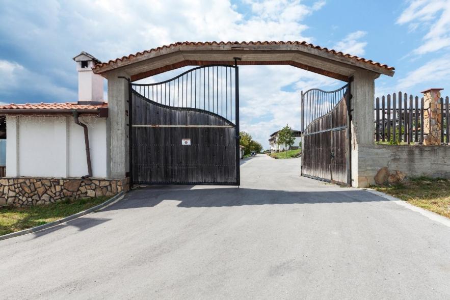 Balkana Village Kalaydzhii Bagian luar foto